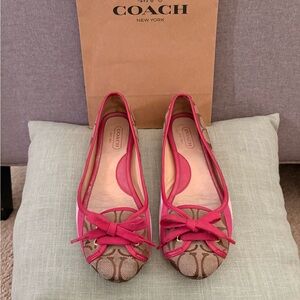 Coach Janelle Flats